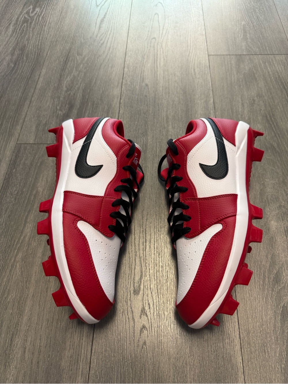 Nike Air Jordan 1 Low Retro MCS Chicago Red Baseball Cleats CJ8524-611